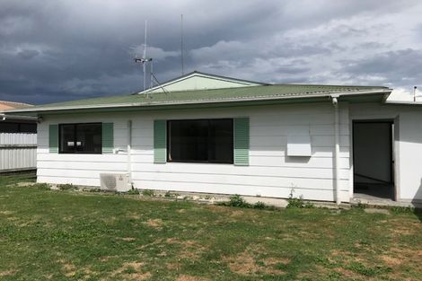 Photo of property in 42 Monckton Street, Feilding, 4702