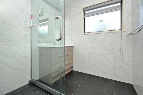 Photo of property in 23b Boundary Road, Blockhouse Bay, Auckland, 0600