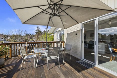 Photo of property in 6 Te Mara Place, Merrilands, New Plymouth, 4312