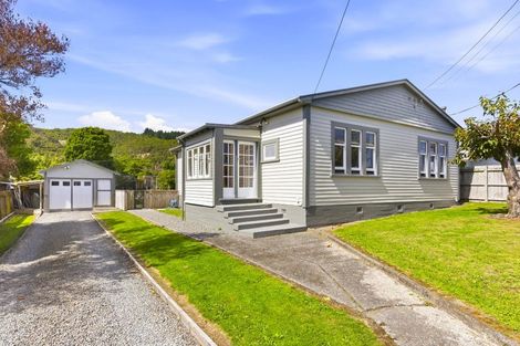 Photo of property in 42 Hinemoa Street, Paraparaumu, 5032