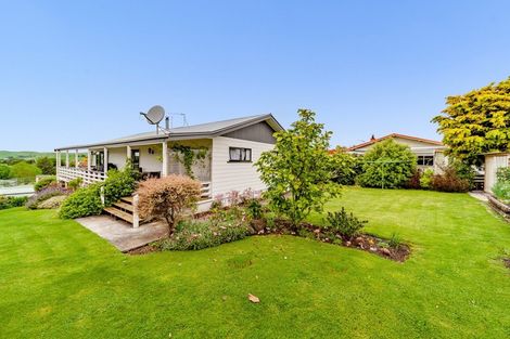 Photo of property in 10 Saint Marys Road, Waipukurau, 4200