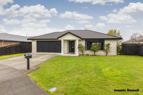 Photo of property in 20 Aspen Way, Kelvin Grove, Palmerston North, 4414