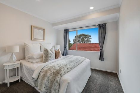 Photo of property in 6 Fulmar Way, Unsworth Heights, Auckland, 0632