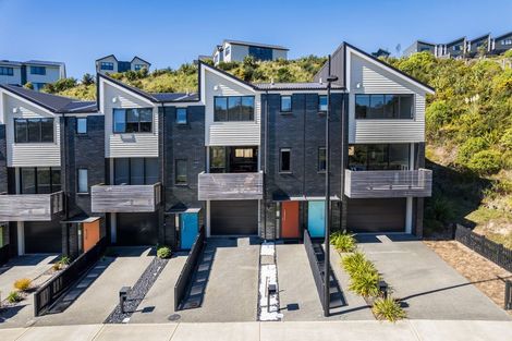 Photo of property in 25 Holystone Road, Whitby, Porirua, 5024