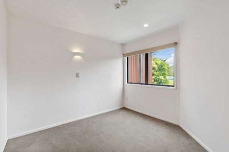 Photo of property in 20/3 The Avenue, Albany, Auckland, 0632