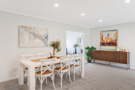 Photo of property in 54 Robbies Road, Shelly Park, Auckland, 2014