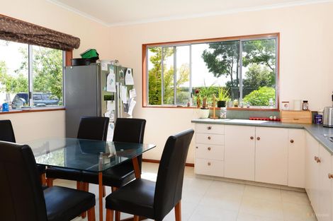 Photo of property in 66 Timaru Road, Waimate, 7924