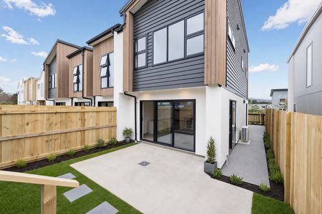 Photo of property in 2 Tarapuka Road, Kenepuru, 5022