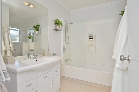 Photo of property in 52 East Street, Greytown, 5712