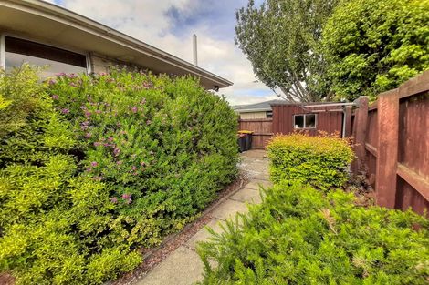 Photo of property in 2/17b Prestons Road, Redwood, Christchurch, 8051