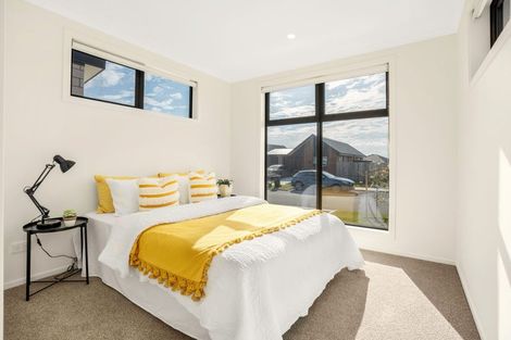 Photo of property in 25 Waruhia Crescent, Rototuna North, 3281