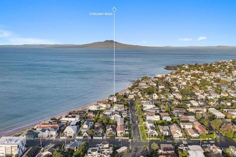 Photo of property in 5 Holiday Road, Milford, Auckland, 0620