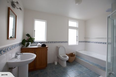 Photo of property in 5a Gilbert Street, Amberley, 7410