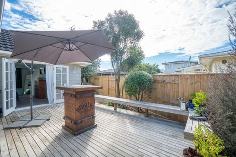 Photo of property in 86 Ruamahanga Crescent, Terrace End, Palmerston North, 4410