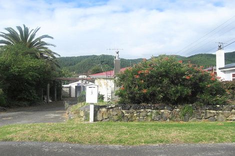 Photo of property in 3 Clarkes Crescent, Paekakariki, 5034