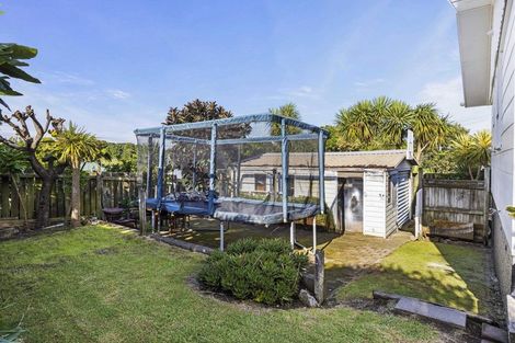 Photo of property in 71 Marama Crescent, Spotswood, New Plymouth, 4310