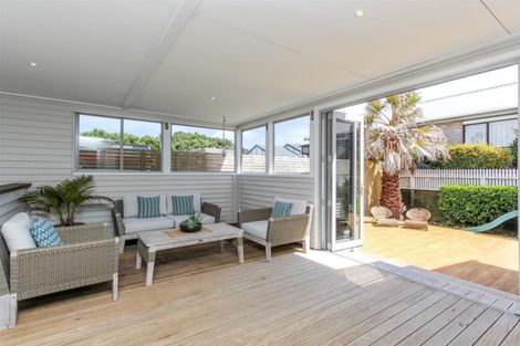 Photo of property in 30 Nobs Line, Strandon, New Plymouth, 4312