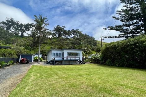 Photo of property in 221 Oakura Road, Oakura, Hikurangi, 0184
