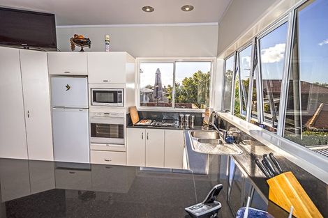 Photo of property in 9 Park Avenue, Takapuna, Auckland, 0622