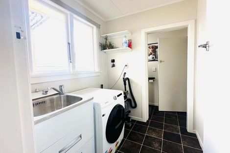 Photo of property in 16 Oxford Street, Holmes Hill, Oamaru, 9401