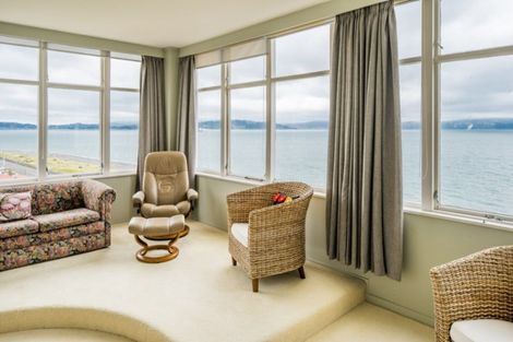 Photo of property in Rona House, 33 Rimu Street, Eastbourne, Lower Hutt, 5013