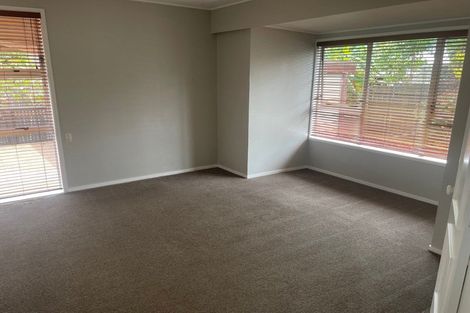 Photo of property in 2/52 Scenic Drive, Hillpark, Auckland, 2102