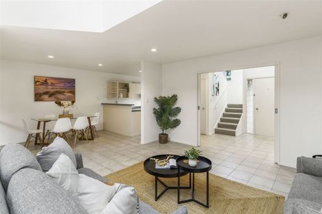 Photo of property in 2/110 Nayland Street, Sumner, Christchurch, 8081