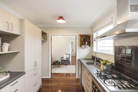 Photo of property in 12 Snowdon Avenue, Terrace End, Palmerston North, 4410