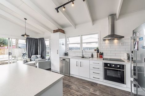 Photo of property in 8a Kings Avenue, Gonville, Whanganui, 4501