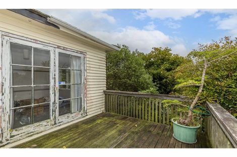 Photo of property in 24 Miromiro Road, Normandale, Lower Hutt, 5010