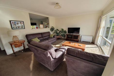 Photo of property in 62 Bethells Road, Waitakere, Henderson, 0782