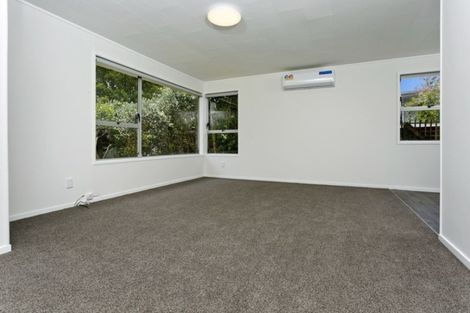 Photo of property in 135 Sunnynook Road, Forrest Hill, Auckland, 0620