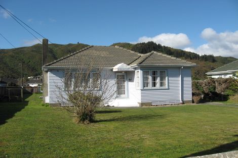 Photo of property in 46 Wellington Road, Wainuiomata, Lower Hutt, 5014