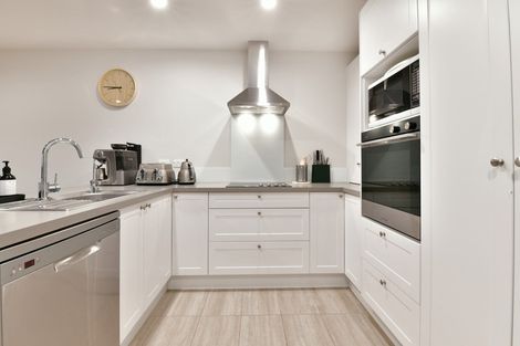 Photo of property in 3b Melia Place, Stanmore Bay, Whangaparaoa, 0932