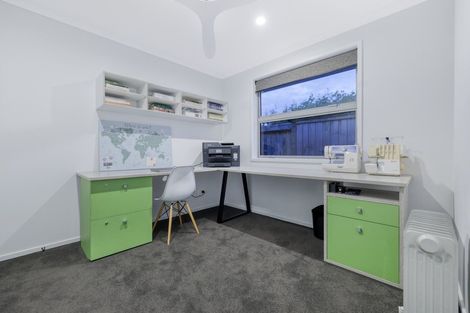 Photo of property in 21 Kahuparere Crescent, Pyes Pa, Tauranga, 3112