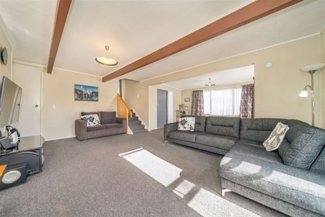 Photo of property in 1 Garth Lane, Maoribank, Upper Hutt, 5018