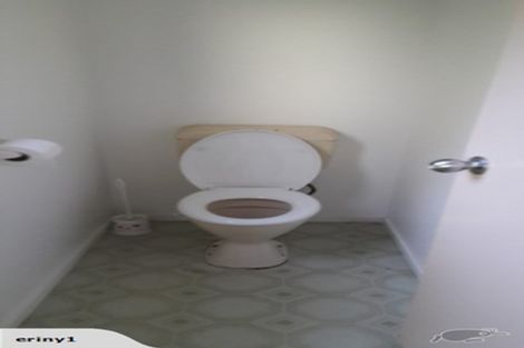 Photo of property in 2/523 Glenfield Road, Glenfield, Auckland, 0629