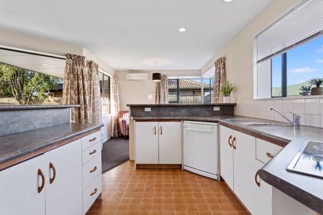 Photo of property in 8 Watkins Drive, Rangiora, 7400