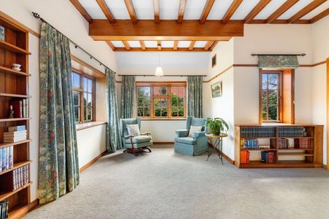 Photo of property in 10 Maire Street, Eastbourne, Lower Hutt, 5013