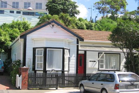 Photo of property in 12 Tainui Terrace, Mount Cook, Wellington, 6021