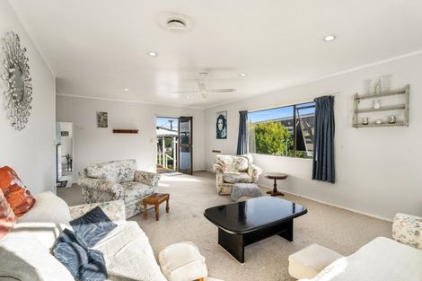 Photo of property in 124 Given Avenue, Whangamata, 3620