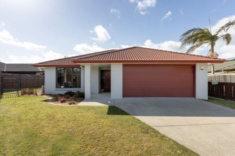 Photo of property in 25 Beachmere Place, Papamoa Beach, Papamoa, 3118