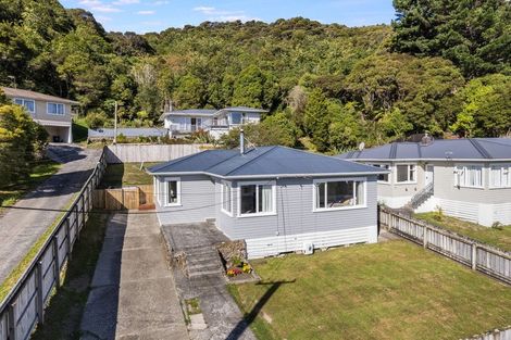 Photo of property in 71 Petrie Street, Wainuiomata, Lower Hutt, 5014