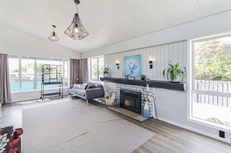 Photo of property in 16 Linklater Avenue, Foxton Beach, Foxton, 4815