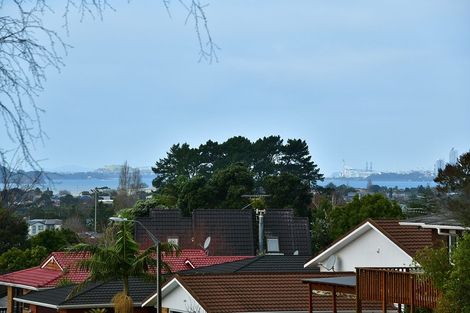 Photo of property in 16 Petrel Place, Massey, Auckland, 0614