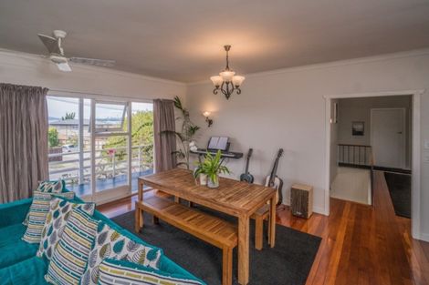 Photo of property in 281 Te Atatu Road, Te Atatu South, Auckland, 0610