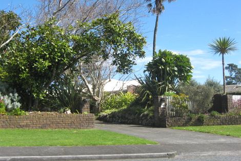 Photo of property in 74 Queens Road, Glen Avon, New Plymouth, 4312