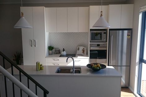 Photo of property in 26 Komanawa Lane, Mount Wellington, Auckland, 1062