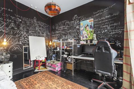 Photo of property in 25 Upper Bourke Street, Kilbirnie, Wellington, 6022