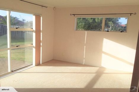 Photo of property in 7 Sheldon Place, Burswood, Auckland, 2013